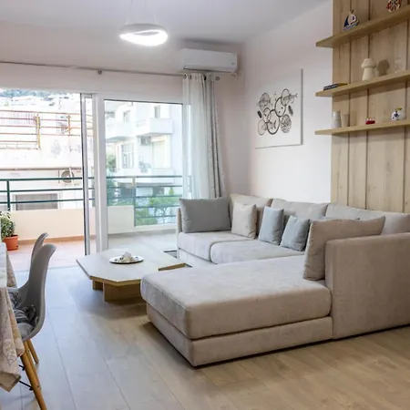 Seafront One Bedroom Apartment! Free Parking &wifi * Sarandë
