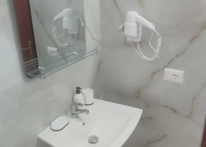 One Bedroom Beachfront Retreat! Comfortable Stay! Apartament *